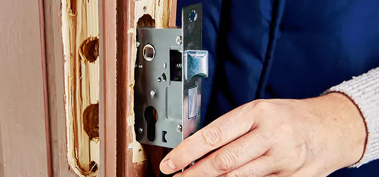 Garage Door Lock Replacement Crofton